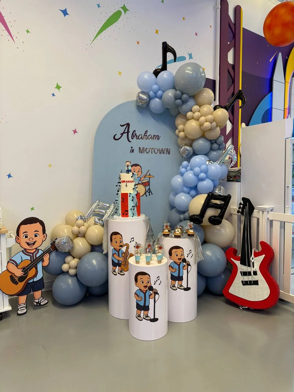Birthday celebration and decor at Santa Monica, photo 5